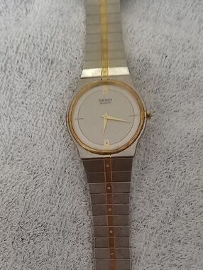 Vintage Seiko Silver and Gold Slim Minimalist Quartz Watch